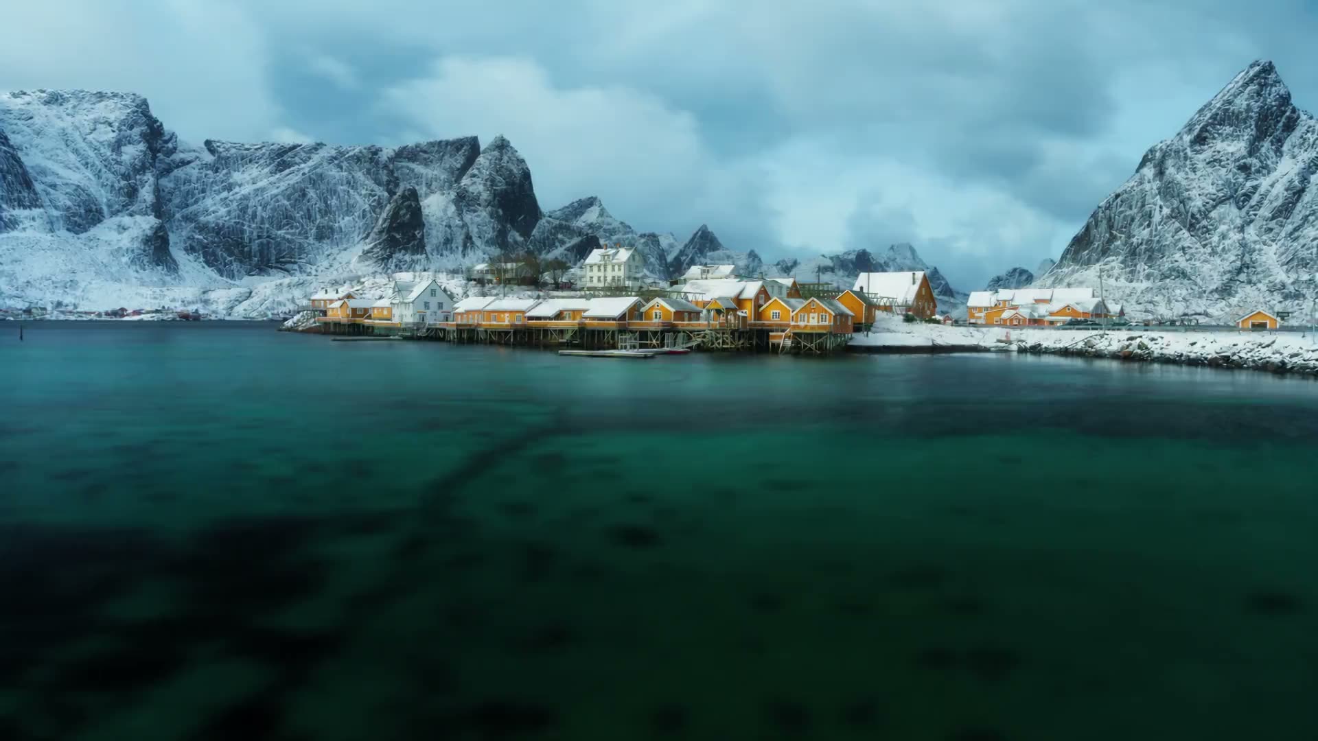 Casitas de pescadores en Lofoten, Noruega, antes de revelar